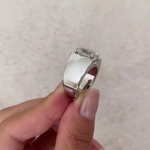 Erkekler için 5.00 karat Oval Laboratuvar Elması Nişan Yüzüğü ve Kadınlar için IGI Sertifikalı Elmas Yüzük ile 14 Ayar Beyaz Altın Erkek Alyansı - Product Image 2