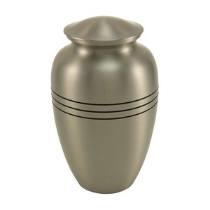 Urna Funeraria Plateada para Cenizas Humanas Adultas, Diseño Metálico Resistente con Bandas Horizontales, Urna Conmemorativa de Latón con Bolsa de Terciopelo Gratis - Product Image 1
