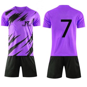 Vêtements de sport confortables pour hommes, uniforme de football 100% polyester, uniforme de football sur mesure pour hommes - Product Image 4