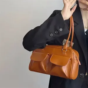 Sac Boston classique en cuir verni noir avec deux poignées et fermeture à rabat, sac à main pour femme, usage quotidien - Product Image 2
