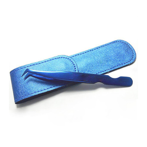 Estuche de pinzas de cuero de estilo lujoso con apariencia refinada, estructura protectora y almacenamiento conveniente para profesionales de la belleza - Product Image 3