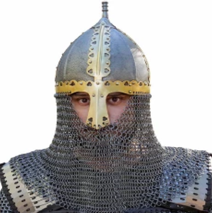 Casco nasal de acero pulido con protector nasal de latón grabado y avental de malla metálica integrado que cubre la cara y el cuello. - Product Image 2