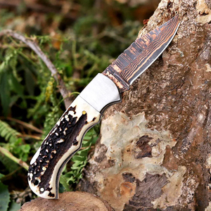 Cuchillo Plegable Personalizable con Hoja de Cobre Damasco, Mango de Asta de Ciervo y Funda de Cuero, Cuchillo de Caza de Bolsillo EDC San Mai Personalizado - Product Image 1
