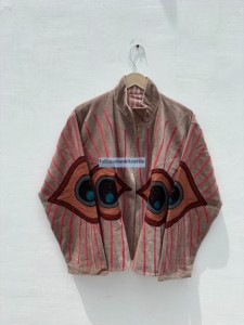 Veste en velours brodée Devil Eye, veste brodée Suzani, veste d'hiver pour femme faite à la main avec doublure en coton - Product Image 1