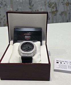 Boîtier de montre GM2100 style Hip Hop, serti de diamants Moissanite VVS, affichage numérique, nouvelle mode - Product Image 1