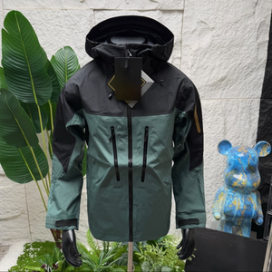 Veste d'hiver imperméable en laine pour femme, épaisse et chaude, avec col à pompons en fourrure, idéale pour la randonnée, la chasse et le cyclisme - Product Image 4