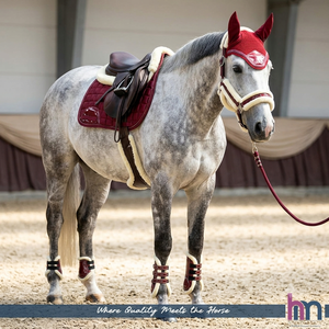 Ensemble de tapis de selle de luxe en cuir PU brillant personnalisable avec bordure réfléchissante pour dressage et saut d'obstacles en satin - Product Image 6