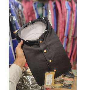 Kurta de algodón suave para hombre, con cuello alto y botones frontales, diseñada para uso diario, estilo festivo y comodidad duradera. - Product Image 3