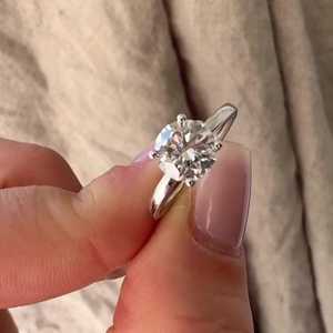 แหวนเพชรทรงกลม 1 กะรัต เพาะเลี้ยงในห้องปฏิบัติการ แหวนหมั้นทองคำแท้ 10K 14K 18K ผู้ผลิตแหวนเพชรเม็ดเดี่ยวสำหรับขอแต่งงาน ขายส่งเครื่องประดับ - Product Image 6