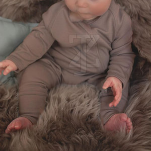 Pijama para Bebé Hecho en Pakistán, Cómodo para Uso Diario, Estilo Informal, Tela Suave, Ideal para Dormir - Product Image 3