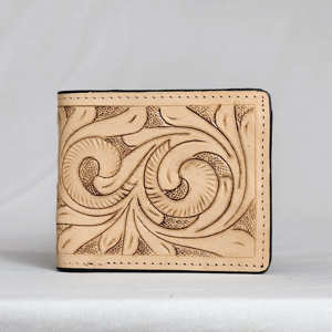 Cartera de Cuero Genuino Hecha a Mano, Estilo Vaquero Occidental, con Diseño Floral, Anti-Robo, Unisex, de Lujo, Cuero Walla Rajasthan - Product Image 2