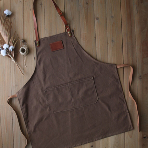 Tablier classique en toile avec bretelles en cuir, tablier de travail durable pour la cuisine et l'utilisation en café - Product Image 3