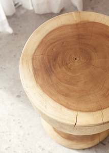 Taburete de madera Low Hourglass, venta al por mayor directa de fábrica, OEM, ecológico, rústico, pequeño, mesa auxiliar de madera maciza, precio económico - Product Image 4