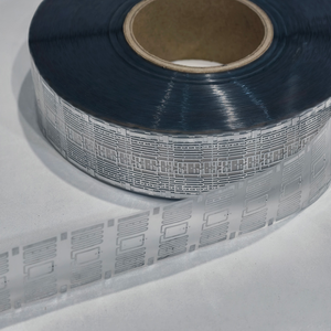 Inlay RFID UHF tamaño 42x16mm chip Quanrray 7U Hecho en Vietnam 860-960 MHz Inlay RFID UHF Personalizable para el seguimiento de artículos - Product Image 2