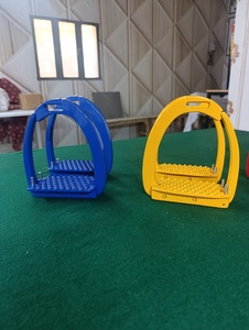 Étriers de sécurité personnalisés pour cavalier, modèle Venice Evo, en aluminium, avec système de dégagement rapide - Product Image 3