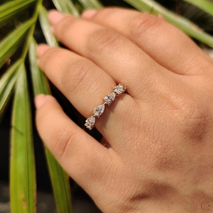 Bague de mariage en or massif 14 carats avec 8 pierres de diamant de laboratoire en forme de poire, sertie en position est-ouest, prix de gros, cadeau de luxe pour anniversaire - Product Image 5