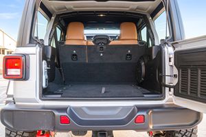 Jeep Wrangler Unlimited Rubicon 4x4 2022 Usado en Buen Estado, con Volante a la Izquierda y Derecha - Product Image 3