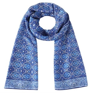 Écharpe carrée en polyester, impression logo personnalisée, motif feuille, durable, légère, vente en gros, faite à la main, pour femmes, hommes, adultes, mode quotidienne - Product Image 4