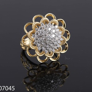 แหวนหมั้นเพชรทรงบริลเลียนต์ ทองคำแท้ 14K โรสโกลด์ ประดับเพชรเพาะเลี้ยงในห้องปฏิบัติการที่ได้รับการรับรอง รุ่น Modern D VINS JEWELS สำหรับผู้หญิง - Product Image 6