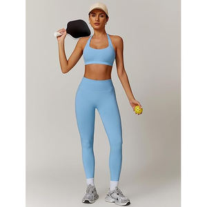 Ensemble de yoga pour femme : Soutien-gorge de sport à maintien gradué et leggings taille haute avec zones de soutien ciblées, conception ergonomique en nylon et élasthanne, vêtements de sport actifs - Product Image 2