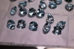 Venta al por mayor de topacio azul natural de alta calidad con corte de diamante, piedra preciosa suelta de 7 mm, certificada para joyería femenina. - Product Image 3