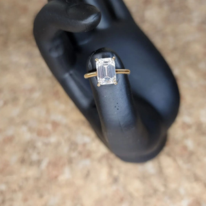 Bague de fiançailles et de mariage en diamant de laboratoire taille émeraude 1,25 carat en or jaune 14 carats, bijou de luxe certifié IGI, cadeau de fête - Product Image 1