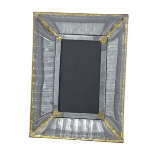 Cadre photo en bois de qualité supérieure pour l'exportation, avec grain de bois naturel, pour accrocher au mur et poser sur un bureau - Product Image 3