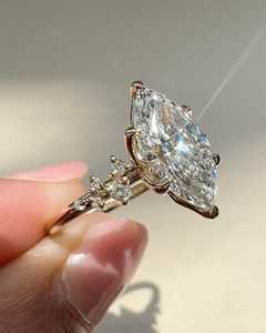 Anillo de Compromiso Vintage con Diamante Cultivado en Laboratorio, Corte Marquesa, 3 CT, Certificado IGI, Oro Sólido de 14K - Product Image 3
