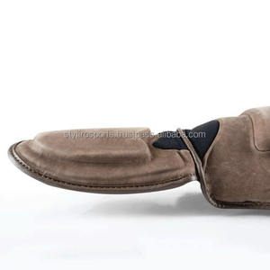 Espinilleras de cuero de vaca con logotipo personalizado de alta calidad MMA y Muay Thai Boxing Shin Protector para deportes de fútbol - Product Image 4