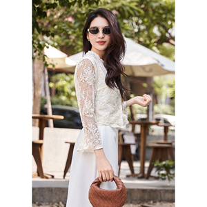 Blusas Transpirables de Encaje Floral Crema para Mujer, Estilo Casual de Verano para Vacaciones, con Cuello de Lazo y Manga Larga, GALI - Product Image 4