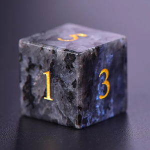 Dés en pierre de haute qualité, larvikite, cristal naturel, pierres de guérison reiki, pierres gravées, ensemble de dés personnalisés, cristal viking. - Product Image 4