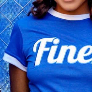 Camiseta de chenilla Finer Ringer azul con ribete en contraste blanco, ropa de hermandad, camisa universitaria de algodón con bordado para mujer, estilo griego. - Product Image 5