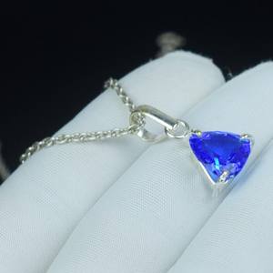 Pendentif en tanzanite bleue de forme triangulaire, argent sterling 925, collier unique avec pierre précieuse, cadeau tendance pour sœur - Product Image 5
