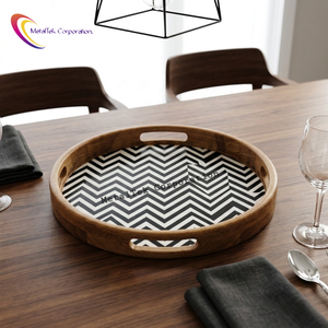 Bandeja Redonda de Madera de Acacia con Esmalte Chevron Blanco y Negro, Plato Decorativo Geométrico Moderno, Bandejas Decorativas para el Hogar al por Mayor - Product Image 3