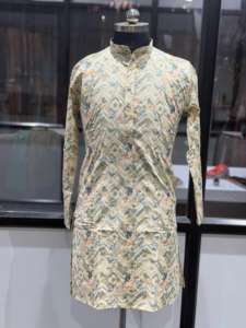 Kurta de excelente calidad con estampado digital moderno, bordado a mano con lentejuelas, estilo boutique, ropa festiva disponible a buen precio. - Product Image 5