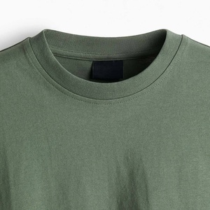 เสื้อยืดแขนสั้นสีเขียวล้วนสำหรับผู้ชาย ทรงปกติ คอกลม ผ้าคอตตอนเจอร์ซีย์ถักแบบลำลอง - Product Image 6