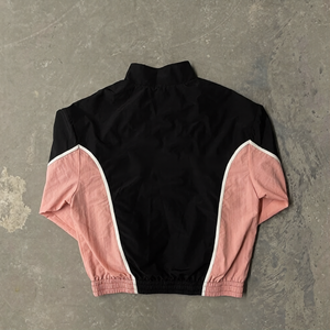 ชุดเซ็ตเสื้อฮู้ดดี้และกางเกงขาสั้นผ้าไนลอนยับแบบสั่งทำพิเศษ พร้อมโลโก้สตรีทแวร์แบบกำหนดเองสำหรับผู้ชาย - Product Image 3