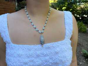 Collar de Plata de Ley Natural con Cuentas y Colgante de Fluorita, Cierre de Palanca Plateado, Joyería Minimalista Hecha a Mano para Mujer, Ideal para Fiestas - Product Image 4