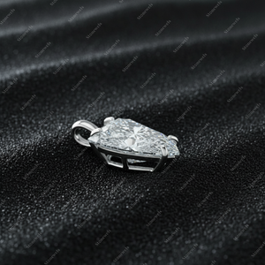 Pendentif de luxe en moissanite taille trilobée, en argent sterling fin plaqué or, motif ailes géométriques, pendentif et breloque raffinés - Product Image 3