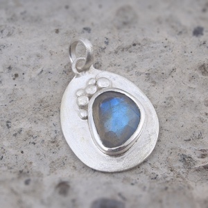 Pendentif en labradorite naturelle, argent sterling 925, fait main, forme goutte d'eau, pierre précieuse bleue chatoyante, vente en gros de bijoux - Product Image 2