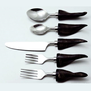 Ensemble de couverts élégants avec manches en bois, finition miroir haute brillance, passe au lave-vaisselle, ensemble de 4 couverts - Product Image 5