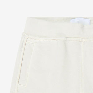 Fournisseur en gros Fabricant Production en masse Vêtements décontractés Shorts pour garçons / Logo personnalisé Couleur unie et design en matériau respirant - Product Image 2