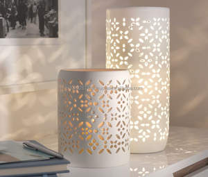 Bougeoir votif en fer avec de beaux motifs découpés au laser pour les centres de table haut de gamme et les accessoires pour la maison - Product Image 5