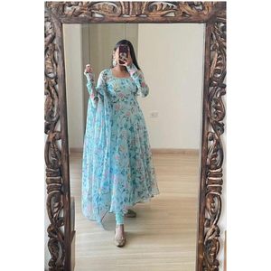 VESTIDO DE TRABAJO CON ESTAMPADO DE GEORGETTE DE DISEÑADOR Y BORDE DE ENCAJE CON DUPATTA SKY - Product Image 1