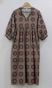Robe midi bohème pour femmes, en coton écologique, coupe évasée, col en V, à fleurs, tenue formelle, fabriquée à la main, fournisseur Inde - Product Image 3
