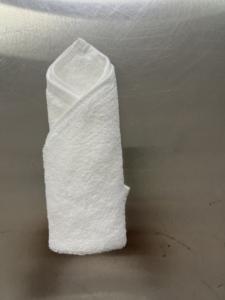 Serviette de toilette 100% coton tissée durable pour utilisation en avion - Product Image 2