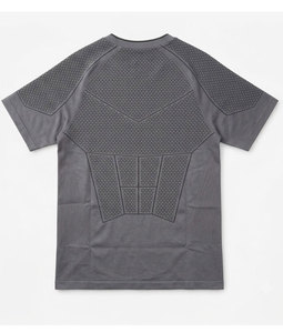 เสื้อยืดกีฬาผู้ชายแบบรัดรูป ป้องกันการระคายเคือง สำหรับออกกำลังกาย วิ่ง ฟิตเนส แห้งเร็ว รับผลิตแบบ OEM ODM ขายส่ง - Product Image 2