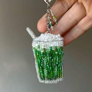 Breloques de sac élégantes en perles de rocaille brodées, technique de tissage artisanale créative avec détails perlés - Product Image 1