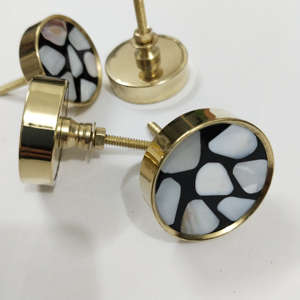 Tiradores de lujo para cajones de armario, de piedra blanca natural, con tallado intrincado de rosas, ecológicos, hechos a mano, modernos y ajustables para cómodas. - Product Image 2