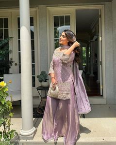 Ensemble Kurti Plazzo élégant pour femmes, dernière collection de vêtements ethniques, parfait pour les fêtes, les mariages et le quotidien, confortable et de créateur. - Product Image 3